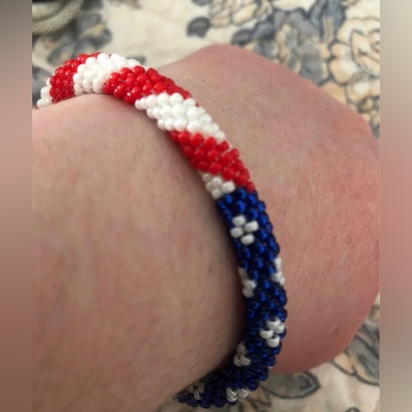 Sashka Co. USA Flag Beaded Bracelet (1 Bracelet) - Picture 5 of 12